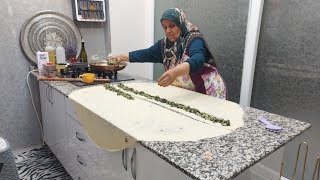 PİLAV IÇLİ BÖREK YAPTIM  FARKLI BÖREK TARİFLERİ PİRİNÇLİ VE PAZILI BÖREK TARİFİ [upl. by Hasina]