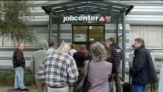 Arbeitsmarkt in Deutschland bleibt recht stabil [upl. by Atteragram970]