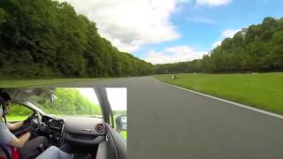 Clio 4 RS 200 EDC sur le circuit de Folembray [upl. by Nrobyalc367]