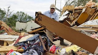 Tornado wütet in Texas [upl. by Jarrod]