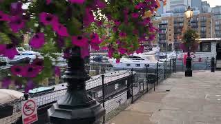 London🇬🇧🏴󠁧󠁢󠁥󠁮󠁧󠁿⚓🛟 FullHD 108060fps  Tower BridgeStKatherine Docks Marina🧭🛞🛟⚓ [upl. by Iahcedrom]