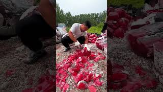 Este hombre encontró una piedra de cristal increíble 😮 [upl. by Alik660]