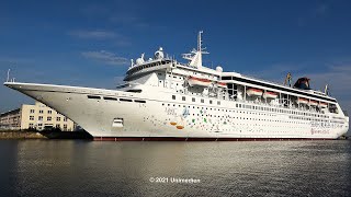 SUPERSTAR Libra 天秤星号  the beautiful ship horn of the STAR CRUISES cruise ship  4KQualityVideo [upl. by Persas540]