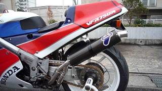 VFR750R RC30 マフラー交換 [upl. by Retsevel]