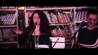 Bi Zakir bel kharif  Fairuz Live at Barzakh Bookshop Stephany El Khoury  بيذكر بالخريف  فيروز [upl. by Naul]