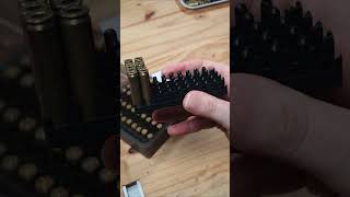 La minute dangle  rechargement du 223 R astuce plateau de rechargement  tips 9mm [upl. by Cerell]