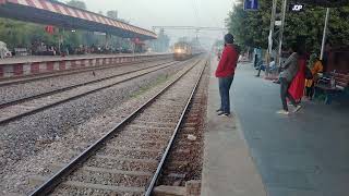 Suhaildev SF Express MPS Skip Jaunpur City With GZB WAP7 28485 [upl. by Thetes]