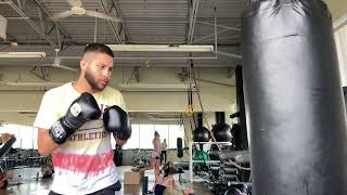 Hitting the heavy bag with “Cleto Reyes” gloves 16oz 🥊 [upl. by Hazeghi526]