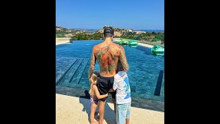 Vittoria Ferragni in vacanza con Fedez e Leo [upl. by Ymmot258]