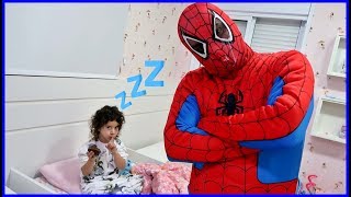 ESCONDENDO DOCES johny johny yes papa with spider man [upl. by Lerim]