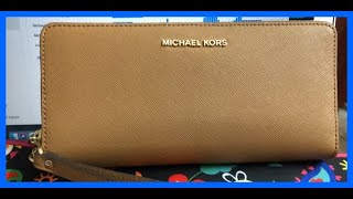 Michael Kors Jet Set Travel Continental Wristlet Wallet [upl. by Adnolaj]