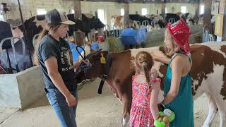 Marshfields Attractions Worlds Largest Round Barn [upl. by Holna]