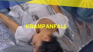 Krampfanfall  MAUS Erste Hilfe Kurs  Video Tutorial [upl. by Shaeffer]