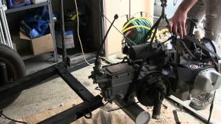 Tutoriel 2cv 21 Repose moteur boite [upl. by Silvano]