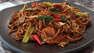 Easy Mee Goreng Recipe Malaysian Street Food  Stir Fried Noodles Malaysian Style [upl. by Jesher]