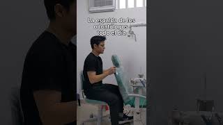 Ustedes cuidan su ergonomía 🤔🦷odontologia odontologo dentista diente humor humorodontologico [upl. by Naltiak]