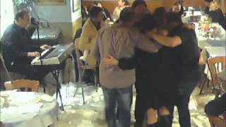 XASAPIKA 1  GRIECHISCHE LIVE MUSIK  GEORGIOS  Mythos 05032011 [upl. by Seen]