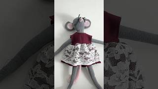 Kleid nähen für die Funkelfadne Maus holidayswithyoutube [upl. by Suu]