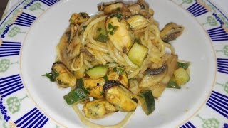 Spaghetti mare e monti con cozze surgelate  Ricetta light e Veloce [upl. by Erodroeht]