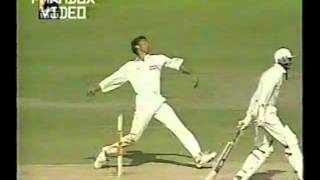 Shoaib Akhtar Unplayable Fast Bowling at Kolkata test 1999 [upl. by Emmy13]