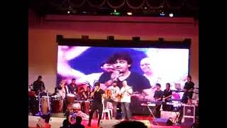 Ek chatur naar live by Sonu NigamBreathtaking performanceLive on stage [upl. by Jarid]