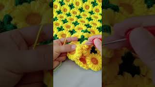 Video of making sunflower flower chadar with yarn [upl. by Shellie]