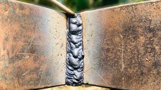 Very few welders know the technique of vertical welding in steel plate iron [upl. by Kean]