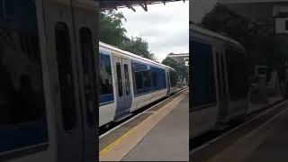 Class 165036 arriving into Amersham trainspotting [upl. by Bondy945]