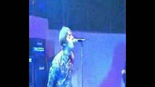 Oasis  Earls Court 1995  Some Might Say [upl. by Phalan]