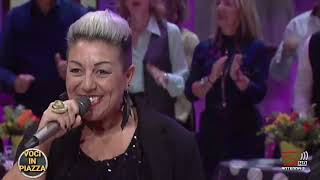 Storie Brevi feat Patty Siminelli  Voci in piazza  Antenna 3 [upl. by Elfrida]