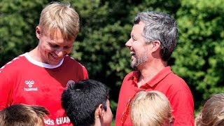 Kronprins Frederik mødte landsholdsstjerner og fodbolddrenge i Helsingør [upl. by Ardnaek903]