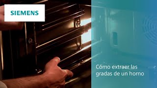 Cómo extraer las gradas y las rejillas del Horno antes de la Pirólisis  SIEMENS [upl. by Bean864]