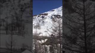 LA PLACE DU VILLAGEAvalanche à Bonneval sur Arc Haute Maurienne SavoieFrance [upl. by Elgna]