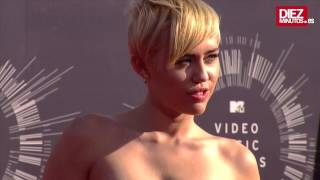 Estrellas en la alfombra roja de los MTV Video Music Awards 2014 [upl. by Iatnwahs]