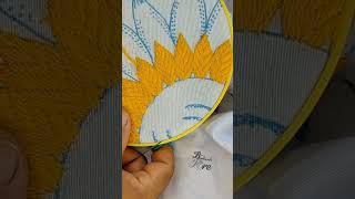 Punto atrás marcando V bordando girasol girasoles embroidery bordado bordadoamano [upl. by Ramburt]