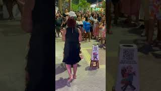 Karolina arrasando no centro de Porto portodegalinhas dança [upl. by Claudina]