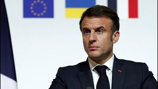 Guerre en Ukraine  Emmanuel Macron un chef des Armées belliqueux [upl. by Spindell]