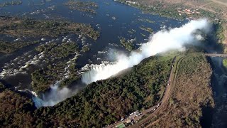 Las cataratas Victoria desde el aire [upl. by Newkirk]