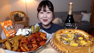 꾸덕한 치즈가 듬뿍 굽네 시카고피자 볼케이노 치킨 웨지감자 치트킹 먹방 Chicago pizza Spicy Chicken mukbang Eating sound [upl. by Ahsim]