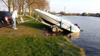 Hoe te doen Kanteltrailer met boot Tilting trailer boat [upl. by Sinegra]