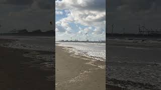 Lekkere strandwandeling hoekvanholland golven wind wolken zee strand surfen [upl. by Litton]