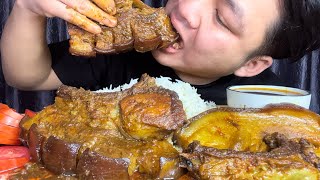 EATING DELICIOUS HUGE PORK BELLY amp PORK RIBS JUICY PORK CURRY EXTRA GRAVY  NORTHEAST INDIA 🇮🇳 [upl. by Setsero]