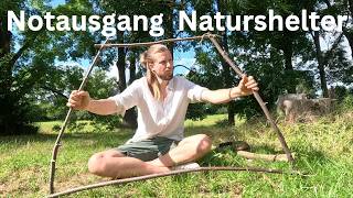 Eine Fluchtklappe für das Naturshelter Bushcraft Bauvideo [upl. by Ainoloppa994]