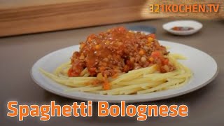 Spaghetti Bolognese  Rezept für den Klassiker  Nudeln mit HackfleischSoße zum selber kochen [upl. by Janeczka]