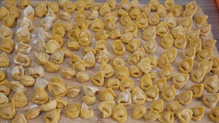 Tortellini fatti in casa con ripieno di carne e prosciutto crudo [upl. by Anilegnave]