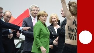 Les FEMEN face à Vladimir Poutine en Allemagne [upl. by Laryssa]