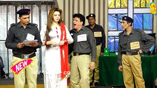 Amjad Rana and Sarfraz Vicky  Masooma Malik New Stage Drama Direct Hawaldar  Comedy Clip 2024 [upl. by Jessalyn]