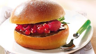 RECETTE  Le BriochBurger Chocolat Fruits Rouges [upl. by Dorrahs]