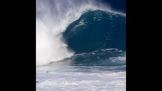 Pipeline Surfing hawaii northshore bigwaves waves northshore surfers swell hawaiian surfing [upl. by Elbys]