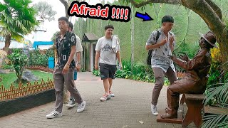 KETAKUTAN PALING LUCU YANG PERNAH ADA LIVING STATUE PRANK HUMAN STATUE PRANK [upl. by Ehcnalb905]